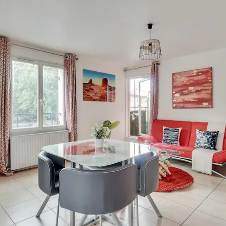 Apartment Chic With Parking Near Paris Aubervilliers