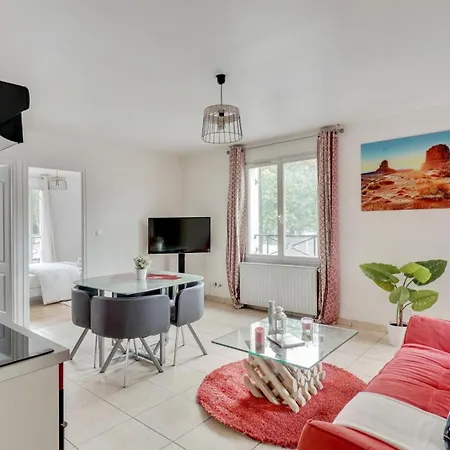 Apartment Chic With Parking Near Paris Aubervilliers