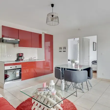 Chic With Parking Near Paris Aubervilliers